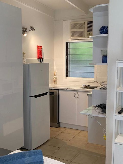 COST EFFECTIVE ISLAND ESCAPE! Studio Unit, Nelly Bay - Accommodation Directory 1
