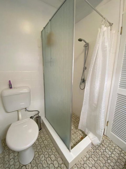 COST EFFECTIVE ISLAND ESCAPE! Studio Unit, Nelly Bay - Accommodation Directory 4