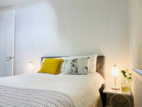 D101 Charming Apartment- Free Parking - Accommodation Directory 2