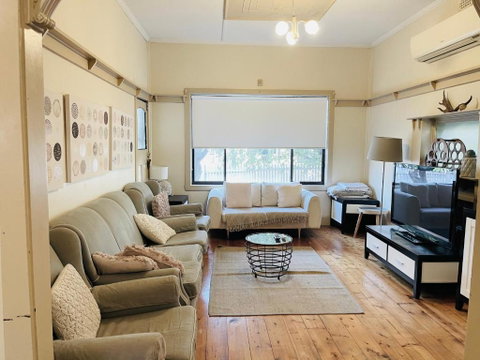 D103 Lemon Tree House - Accommodation Directory 4