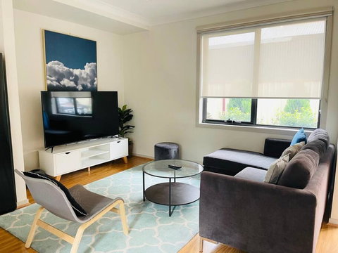 D111 Special Melbourne Retreat - Accommodation Directory 3