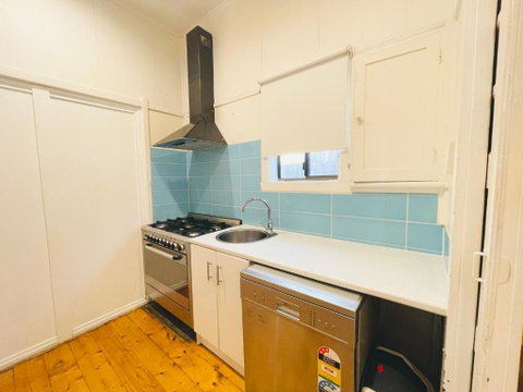 D114 Victorian Central Stay - Accommodation Directory 4