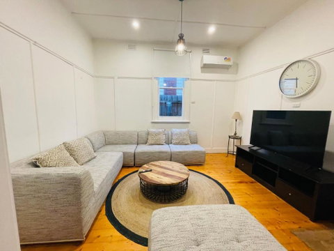 D114 Victorian Central Stay - Accommodation Directory 0