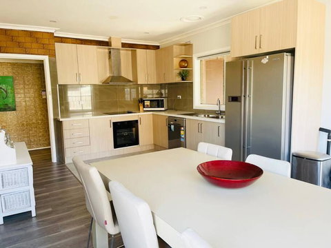 D126 Great 23rd Stay - Accommodation Directory 2