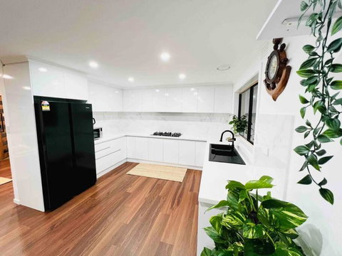 D140 Keilor Down Vacation - Accommodation Directory 1