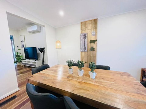 D141 Your Joyful Vacation - Accommodation Directory 4