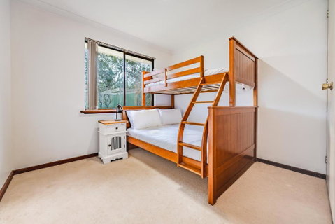 Dawesville Cosy Retreat - Accommodation Directory 4