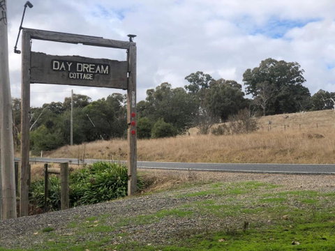 Day Dream Cottage - Accommodation Directory 3