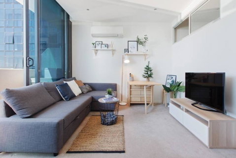 Dazzling Views From Contemporary High-Rise Living - Accommodation Directory 1