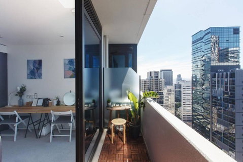 Dazzling Views From Contemporary High-Rise Living - Accommodation Directory 0