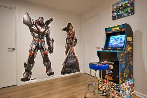 DC Vs Marvel Theme Ft Arcade Machine Pool Gym Sauna BBQ - Accommodation Directory 2