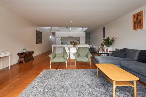 Debonair Townhouse - 150 Metres To Beach - Accommodation Directory 2