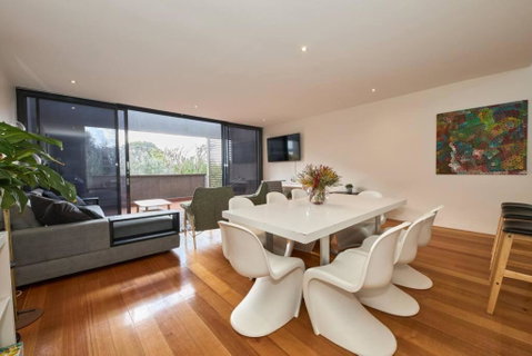 Debonair Townhouse - 150 Metres To Beach - Accommodation Directory 3