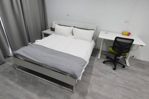 Dana-Spacious Private Room In Shared 2-Bedroom Apartment-1 - Accommodation Directory 1