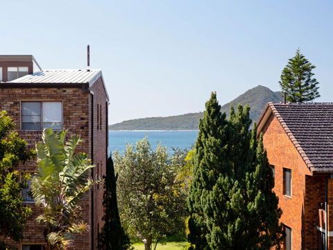 3 'ENDEAVOUR', 13 ONDINE CL - LARGE THREE BEDROOM UNIT WITH FILTERED WATER VIEWS - Accommodation Directory 0