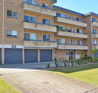 3 'Silvana Court' 26 Ajax Avenue - neat unit with air conditioning - Accommodation Directory