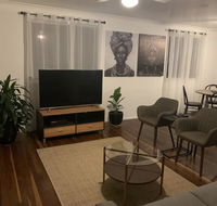 3 Bedroom Apartment - Accommodation Directory