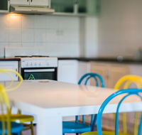 3 Bedroom Apartment / Spence St - Accommodation Directory