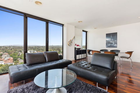 3-Bed Apartment With Parking Near Parks And Dining - Accommodation Directory 1