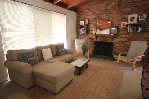 32 Owarra Street - Accommodation Directory 1