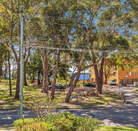 4 'Magnus Gardens' 7 Magnus St - beautiful air conditioned unit with filtered water views  WIFI - Accommodation Directory