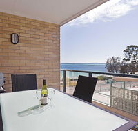 4 'Shoreline' 7 Victoria Parade - views over Fly Point and Marina - Accommodation Directory