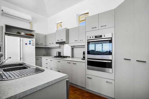 40 Pelican Street - Accommodation Directory 2