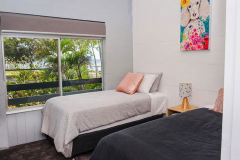 454 Charlton Esplanade Apartment - Accommodation Directory 1