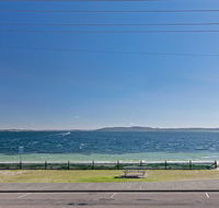 5 'Bayside' 21 Victoria Parade - unbeatable location and Air Conditioned - Accommodation Directory