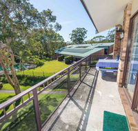 73 'Bay Parklands' 2 Gowrie Avenue - solar heated pool spa tennis court  views - Accommodation Directory