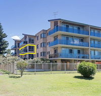 8 'The Helm' 22 Voyager Close - hear the waves from Shoal Bay Beach - Accommodation Directory