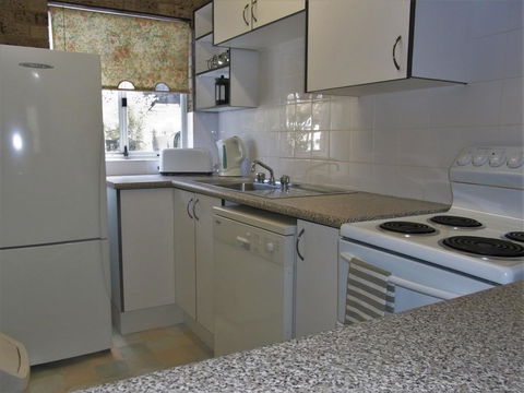 A Furnished Townhouse In Goulburn - Accommodation Directory 1