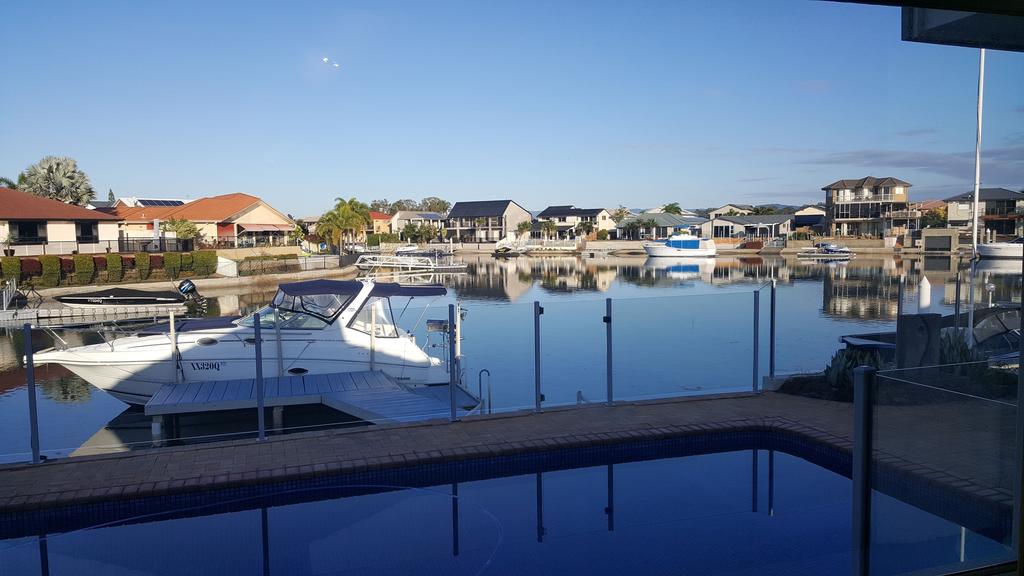 Paradise Point QLD Accommodation Directory