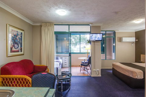 AAA Airport Albion Manor Apartments And Motel - Accommodation Directory 3