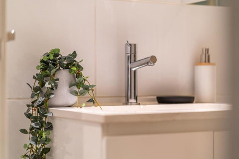 Above The Square On Hindmarsh-Pool - Gym - Carpark - Accommodation Directory 3