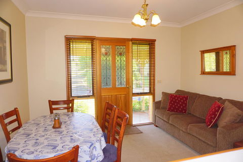 Abrigo Apartment - Accommodation Directory 0