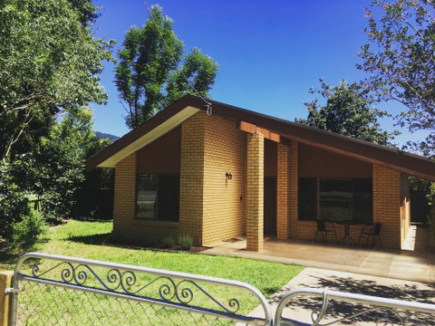 Acorn Lodge - Accommodation Directory 0