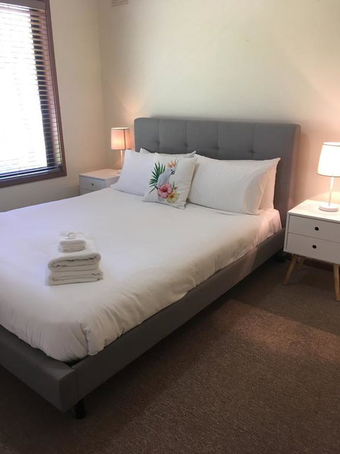 Acorn Lodge - Accommodation Directory 3