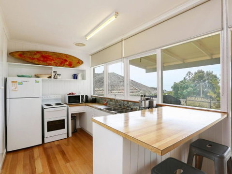 DROMANA BEACH SHACK - Accommodation Directory 1