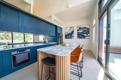 Elegant 3BR Apt -Bondi Junction & Stunning Skyline - Accommodation Directory 4