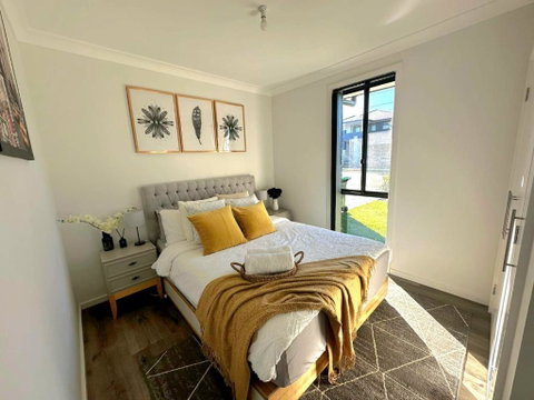 Entire 2br, Hideaway - Accommodation Directory 1