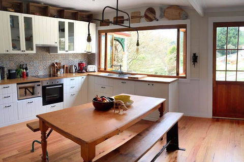 Explore Derby From Gorgeous Home With Outdoor Bath - Accommodation Directory 0