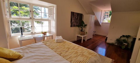 Fab 4brm Home With Pool A 15 Min Walk To Beach - Accommodation Directory 3