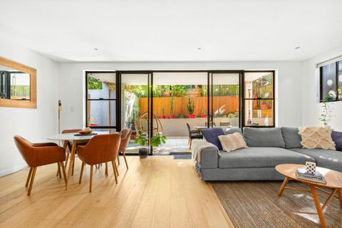Fab Bondi 2-Bed With Courtyard & Alfresco Dining - Accommodation Directory 0