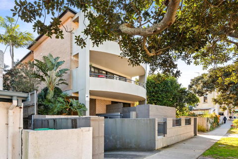 Fab Bondi 2-Bed With Courtyard & Alfresco Dining - Accommodation Directory 4