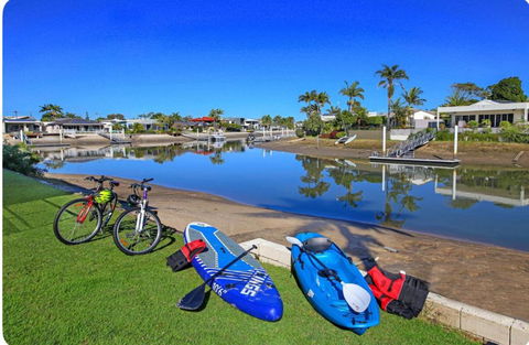 Fabulous Canal-front Unit In Mooloolaba - Accommodation Directory 0