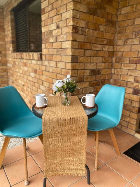 Fabulous Canal-front Unit In Mooloolaba - Accommodation Directory 3