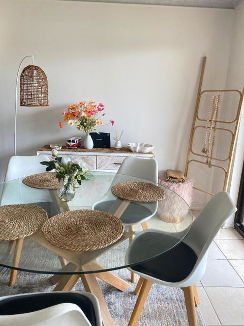 Fabulous Canal-front Unit In Mooloolaba - Accommodation Directory 4