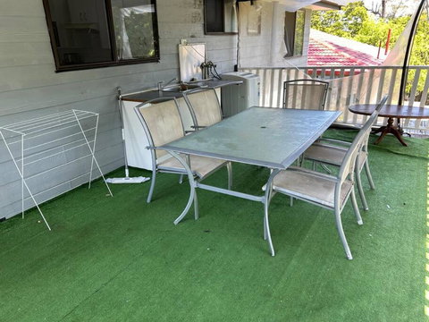 FAMILY 3-bedroom Everton Hills Apartment - Accommodation Directory 3