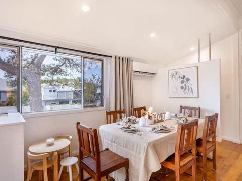 Family Friendly Cozy 4BR House At Annerley - Accommodation Directory 1